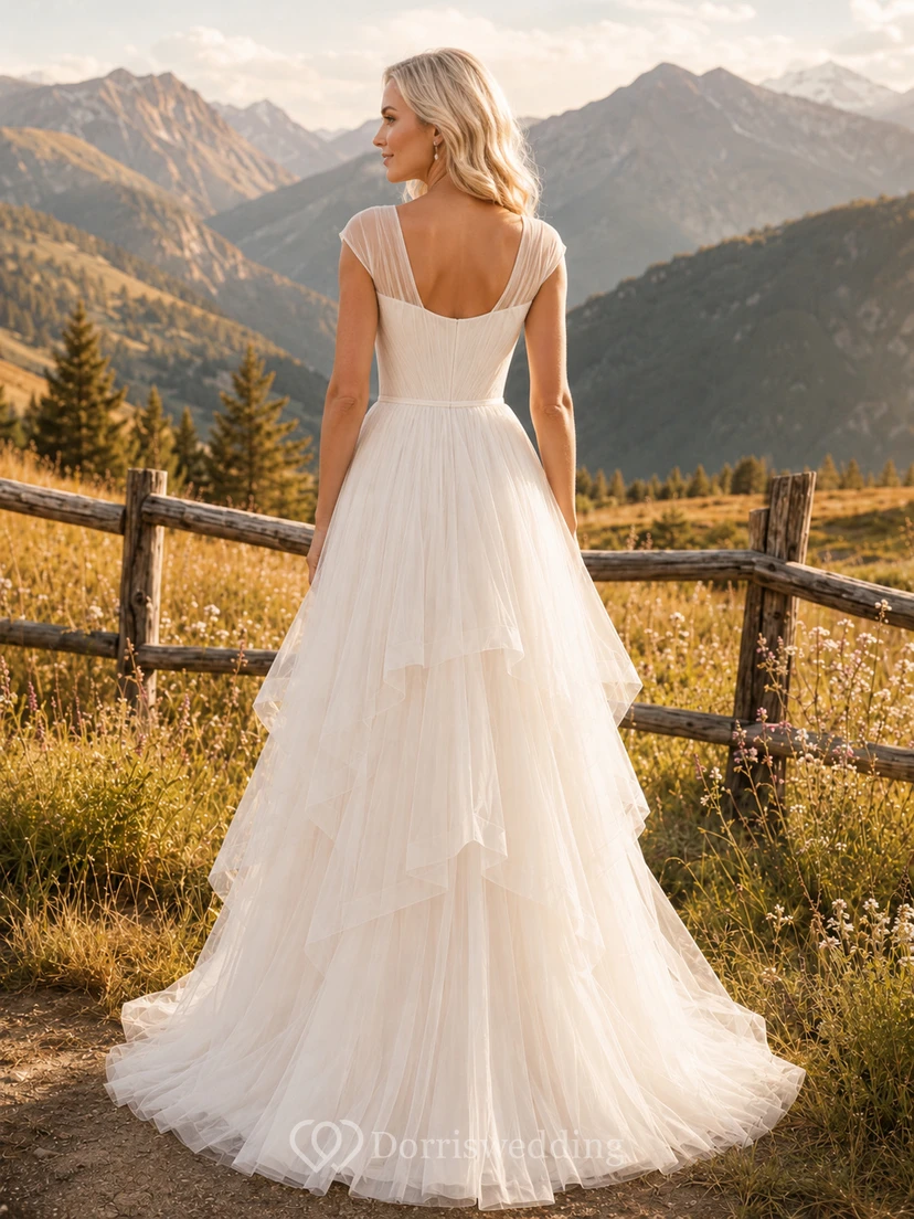 Vestido de novia de tul con escote redondo y capas, estilo pradera alpina, ideal para fugas románticas. view 2