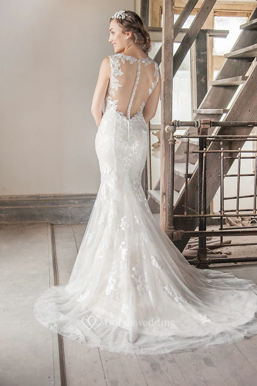 Trägerloses, bodenlanges Brautkleid aus appliziertem Tüll und Spitze mit Hofschleppe und Illusionseffekt view 2