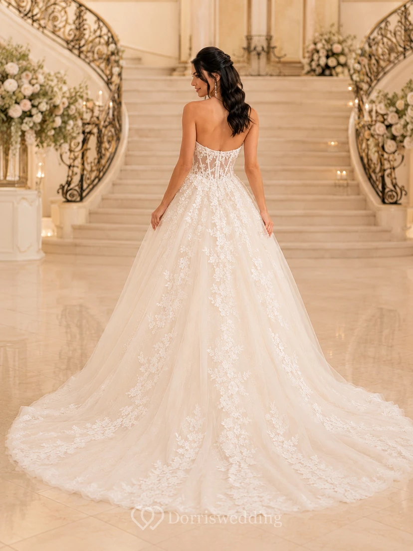 Robe de bal romantique bustier en dentelle avec traîne chapelle, robe de mariée princesse view 2
