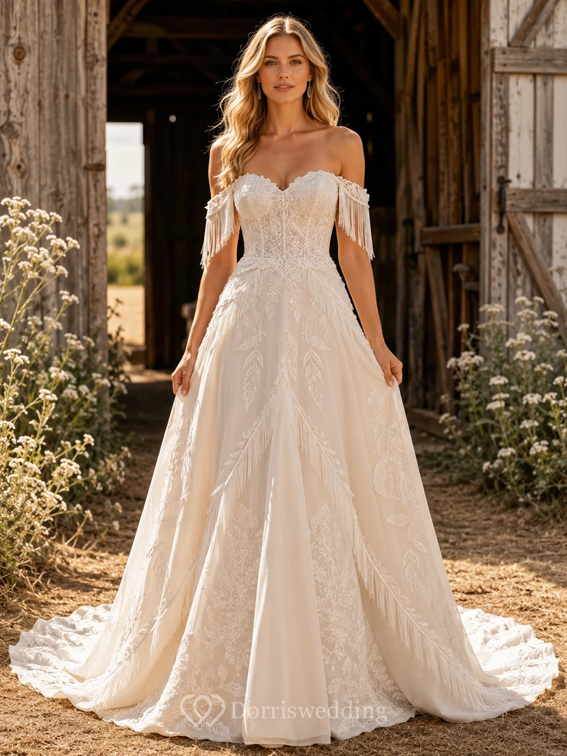 Vestido de novia de tul y encaje campestre, corte en A, tirantes finos, cola larga y espalda en V baja.