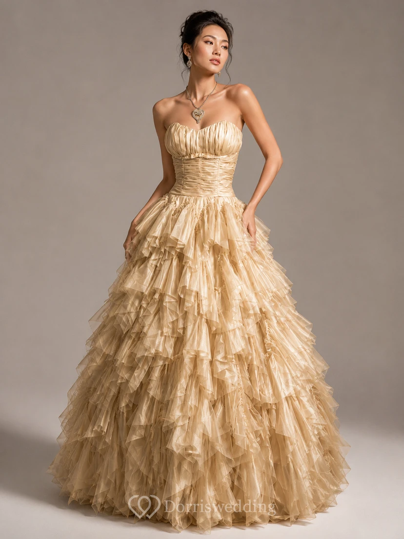 Precioso vestido de fiesta de tul con escote corazón y volantes hasta el suelo. view 6