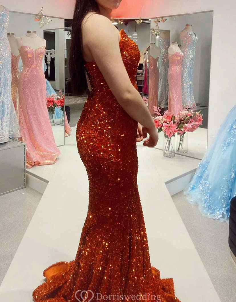 Vestido de sirena brillante con lentejuelas, abalorios y cola larga. view 11