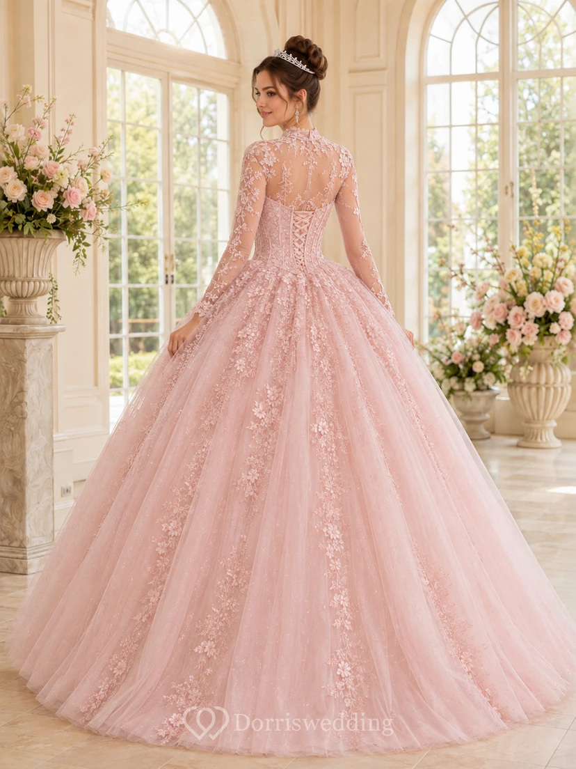 Robe de bal de princesse rose poudré, dos nu, col montant, manches longues, en dentelle, pour quinceañera. view 2