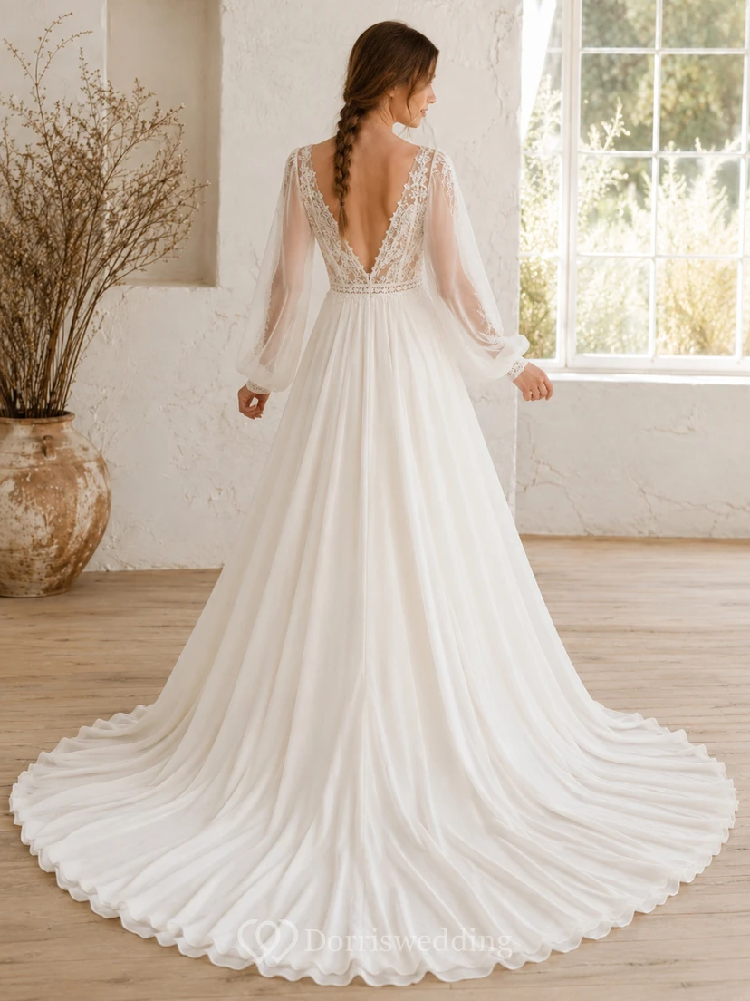 Robe de mariée bohème en dentelle et mousseline, décolleté en V profond, manches gigot, coupe trapèze, longueur chapelle view 2