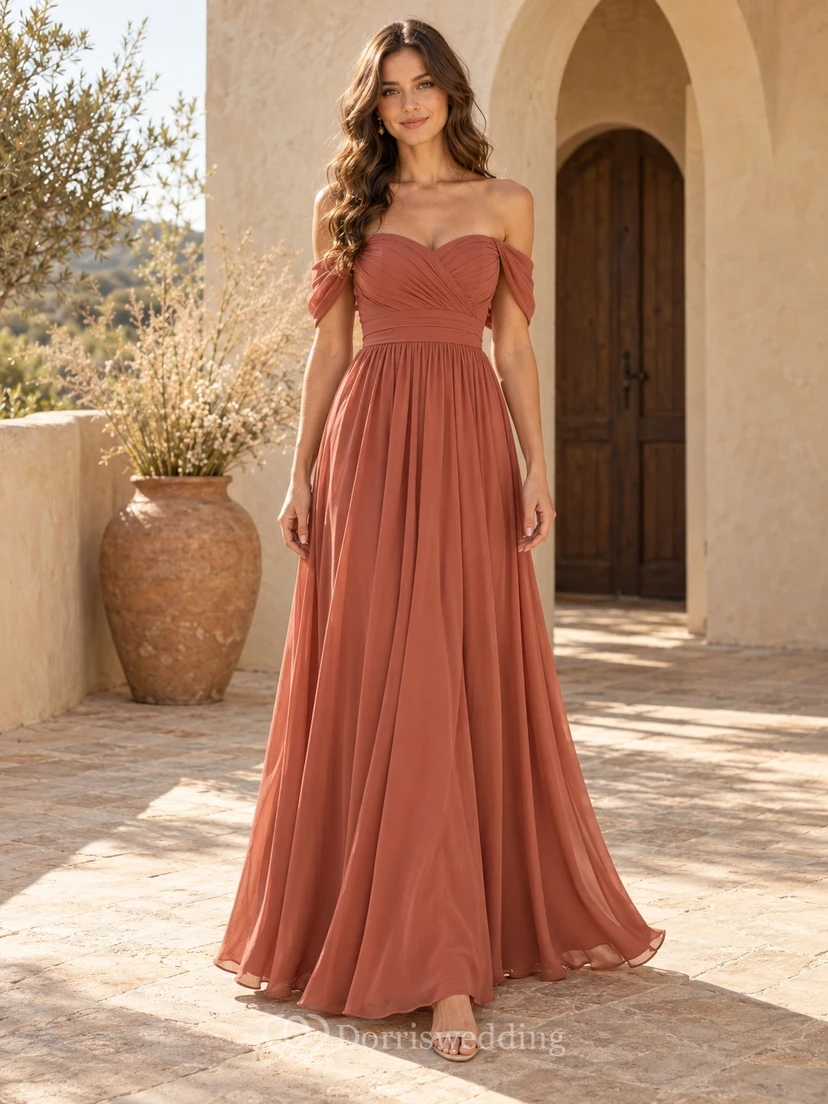 Robe de demoiselle d'honneur maxi en mousseline de soie vermillon bohème à épaules dénudées et décolleté cœur froncé