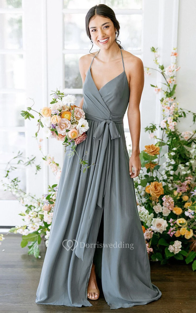 Ärmelloses Brautjungfernkleid aus Chiffon-Satin mit A-Linien-Schnitt, Neckholder-Ausschnitt, Schleppe, Schärpe und vorderem Schlitz. view 2