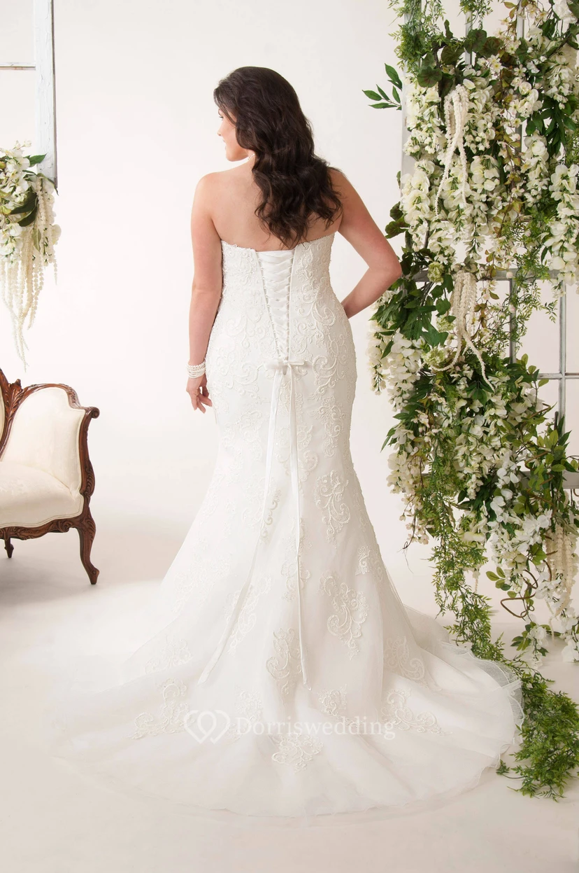 Meerjungfrauen-Brautkleid aus Spitze in Übergröße mit herzförmigem Ausschnitt und Schnürung view 2