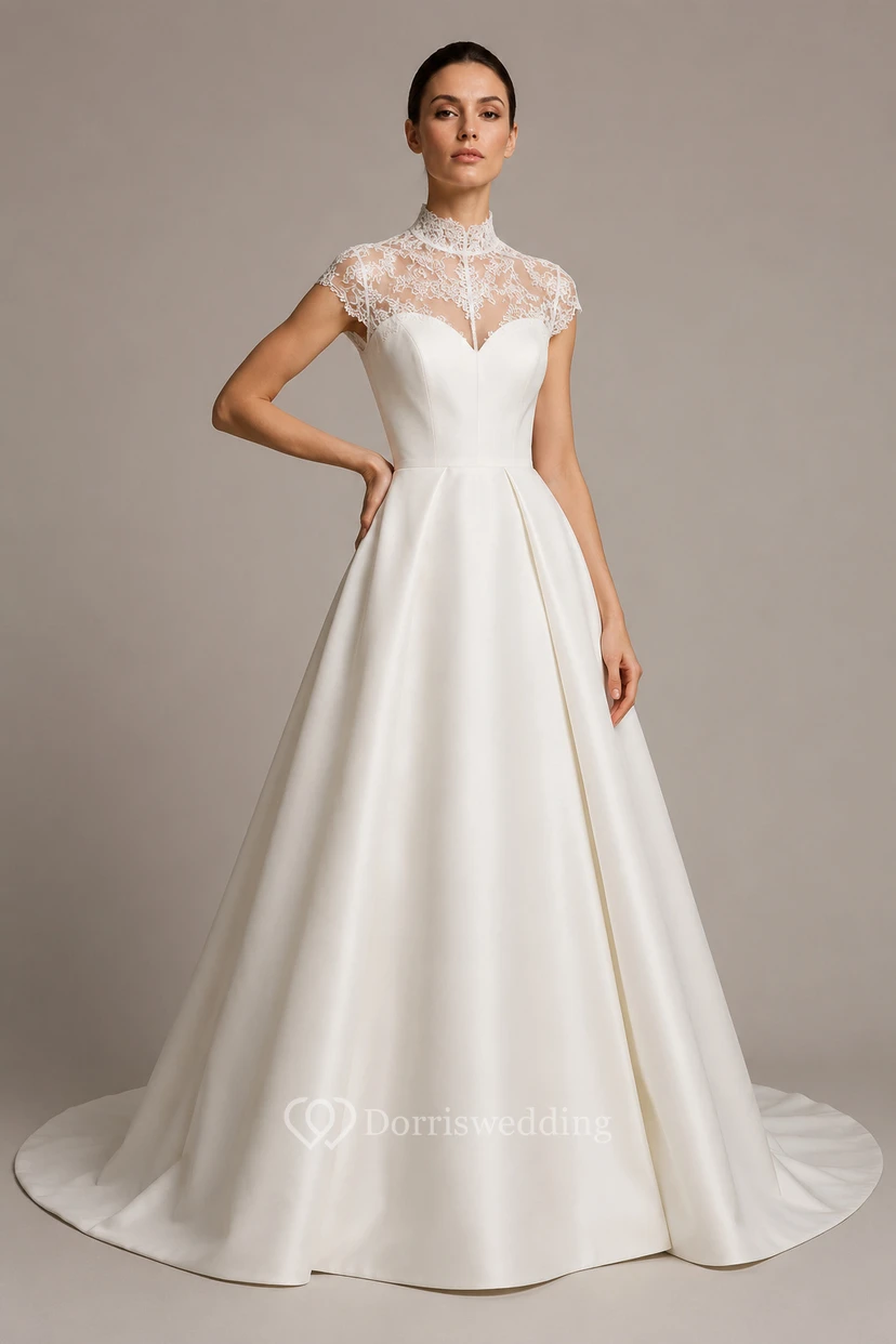 Robe de mariée de bal en satin, corsage en dentelle à col montant et traîne.