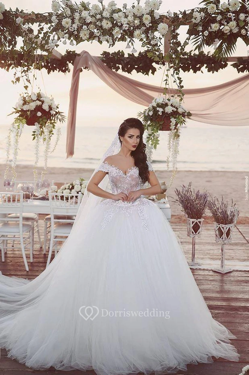 Delicate Tulle Lace Appliques Wedding Dress Off-the-shoulder Ball Gown