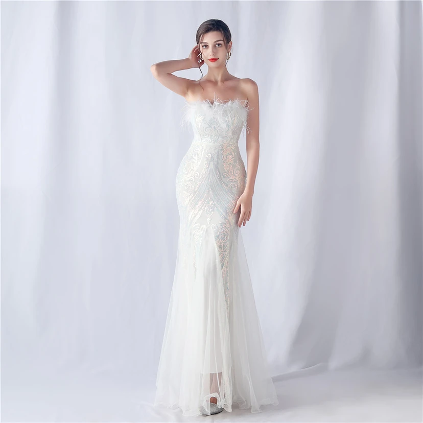 Vestido de noche de malla con lentejuelas y top palabra de honor con estampado de plumas de avestruz y flores para bodas y reuniones. view 45