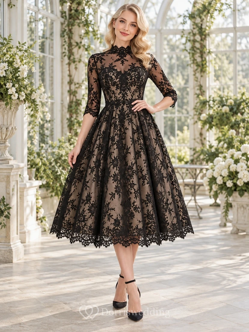 Teelanges, hochgeschlossenes, schwarzes Vintage-Brautjungfernkleid aus gotischer Spitze mit Dreiviertelärmeln und Blumenmuster.