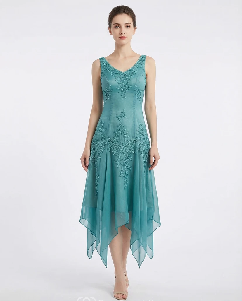Vestido de dos piezas de satén y tul con chaqueta. view 3