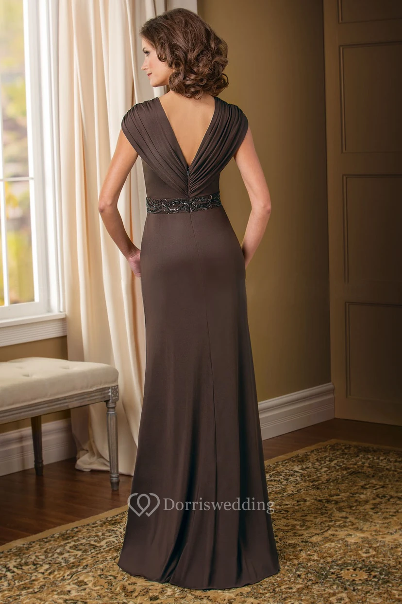 Robe de mère de la mariée à manches courtes et col en V, fendue sur le devant et ornée de sequins view 2