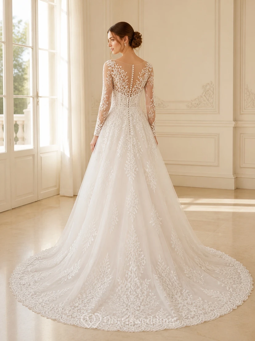 Elegante vestido de novia de corte A con escote en V y encaje floral, de manga larga, ideal para bodas en capilla. view 2