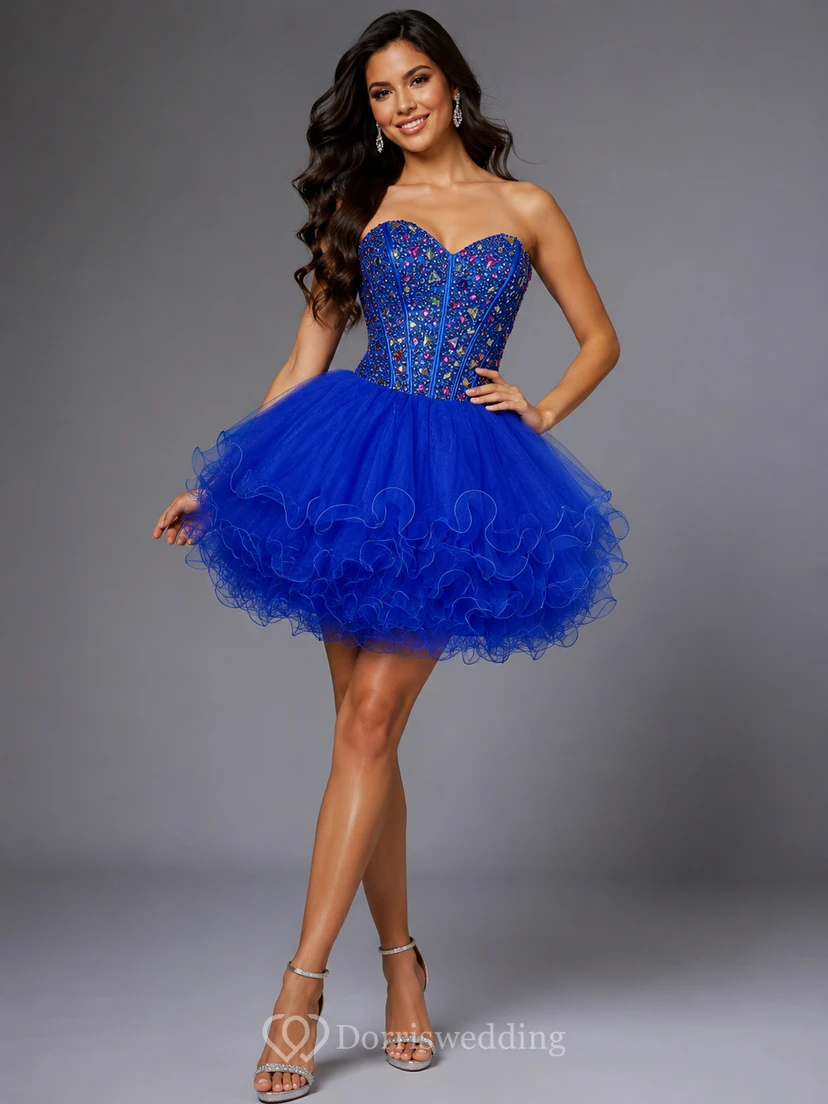 Vestidos de cóctel cortos y sexys con escote corazón, de organza y con pedrería, ideales para fiestas de bienvenida. view 7