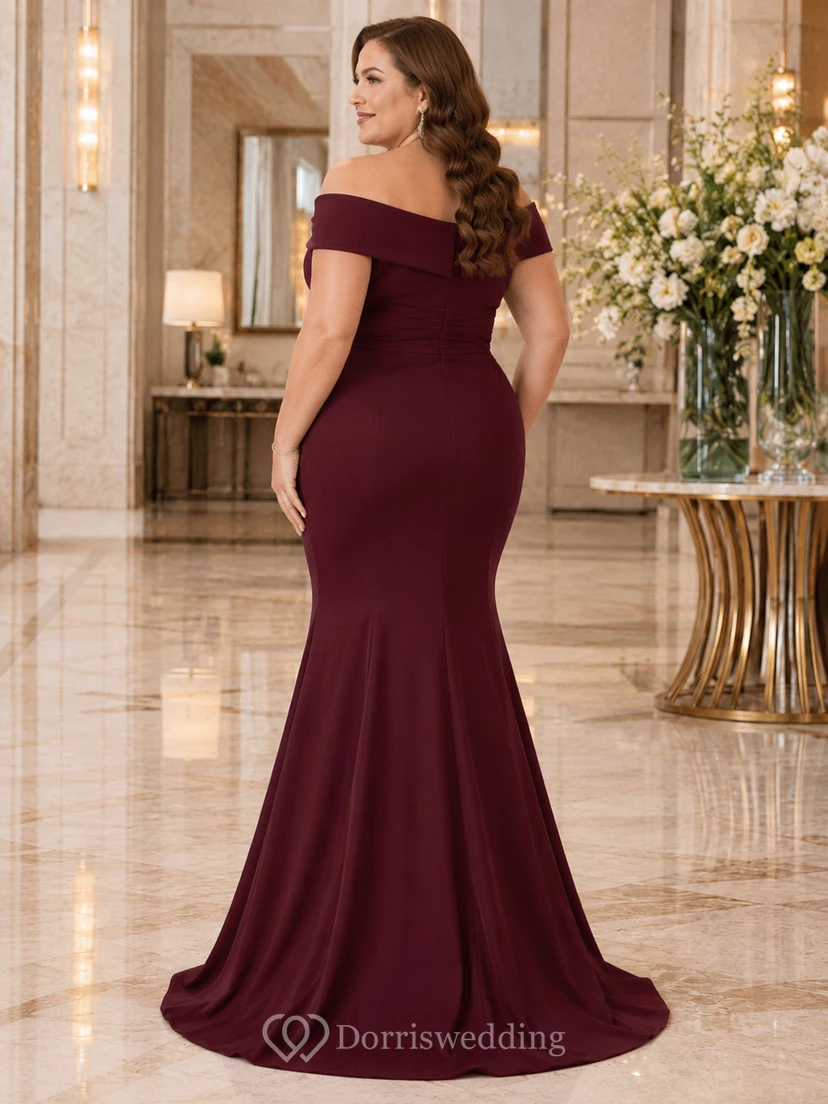 Sexy Brautkleid in Übergröße, burgunderrot, schulterfrei, kurze Ärmel, gerafft, Meerjungfrauenschnitt, bodenlang, Schleppe view 2