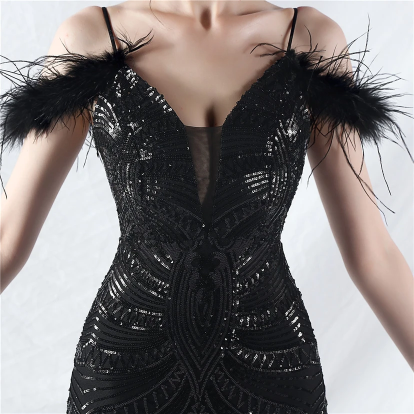 Vestido de noche con cuentas florales y plumas de avestruz elaboradas artesanalmente view 106