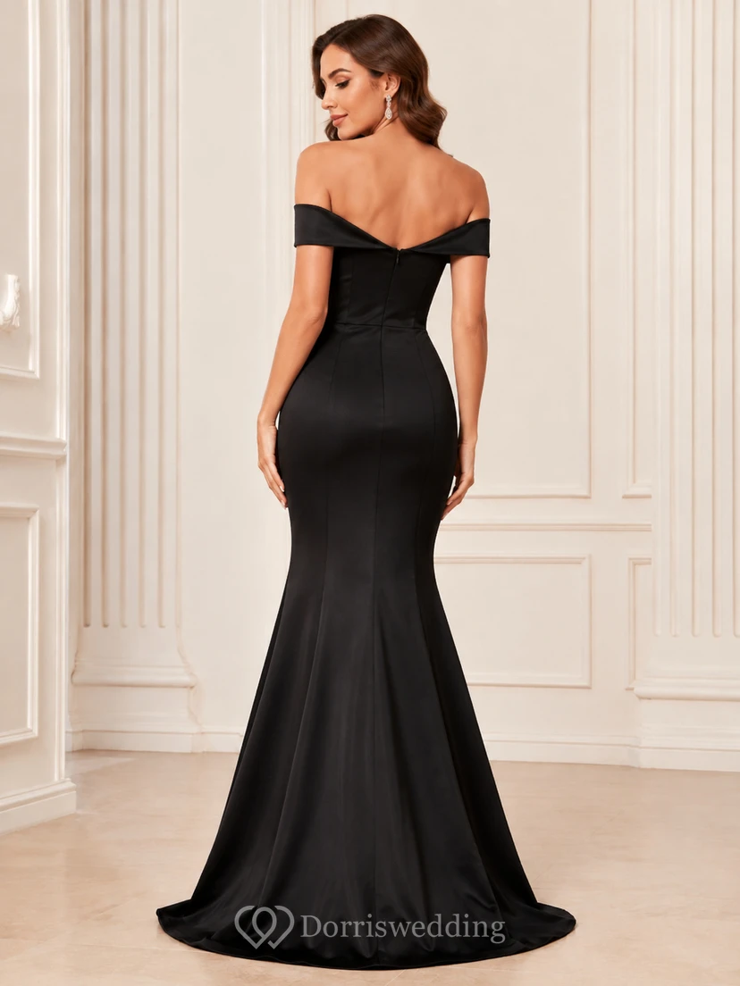Schwarzes schulterfreies, herzförmiges, gerafftes, sexy Meerjungfrauen-Abendkleid aus Satin view 2