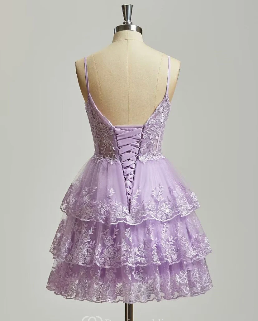 Robe de cocktail en dentelle violette à volants view 2