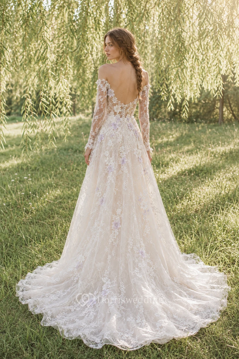 Champagnerfarbenes schulterfreies Brautkleid aus floraler Spitze in A-Linie view 2