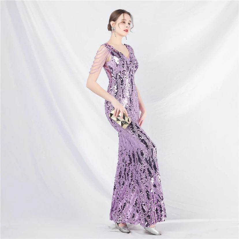Vestido de noche largo con lentejuelas y abalorios view 32