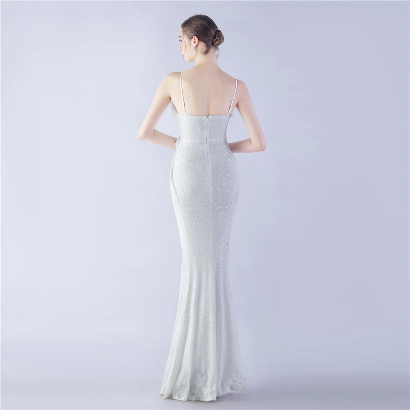 Vestido de noche de alta gama para bodas, con flores y detalles de plumas de avestruz. view 78