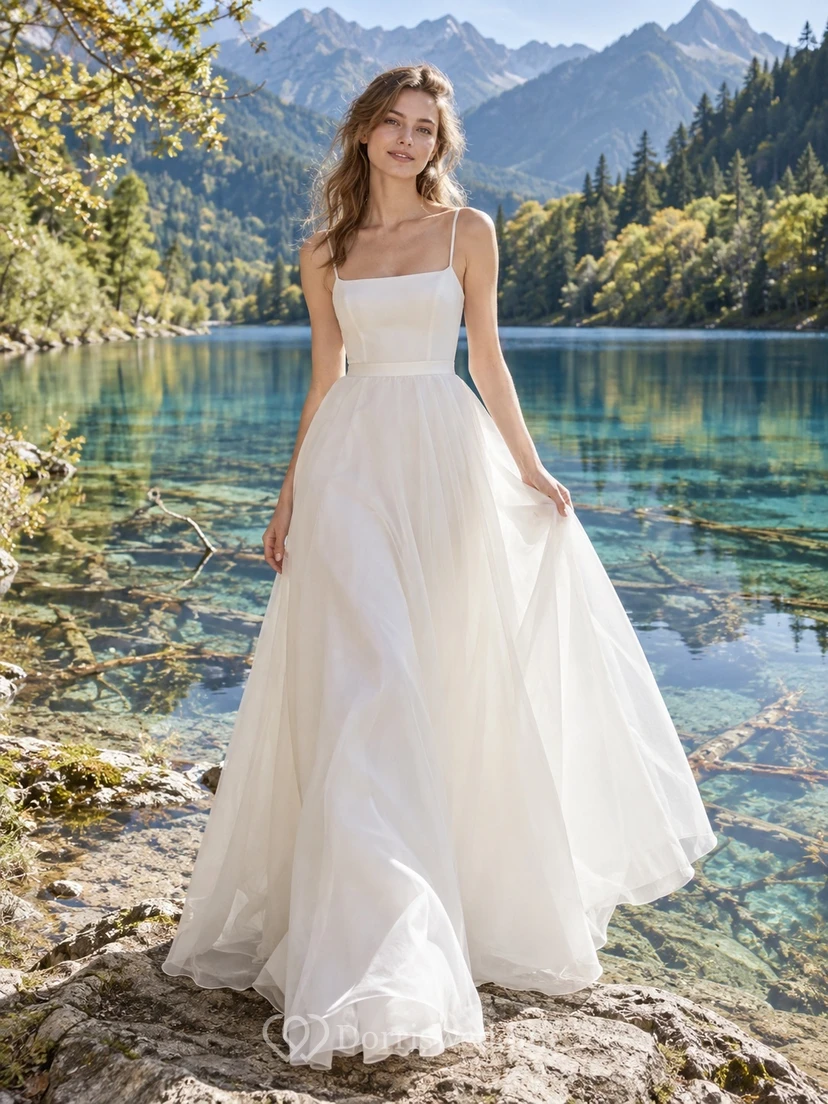 Robe de mariée trapèze en organza à fines bretelles et col carré simple
