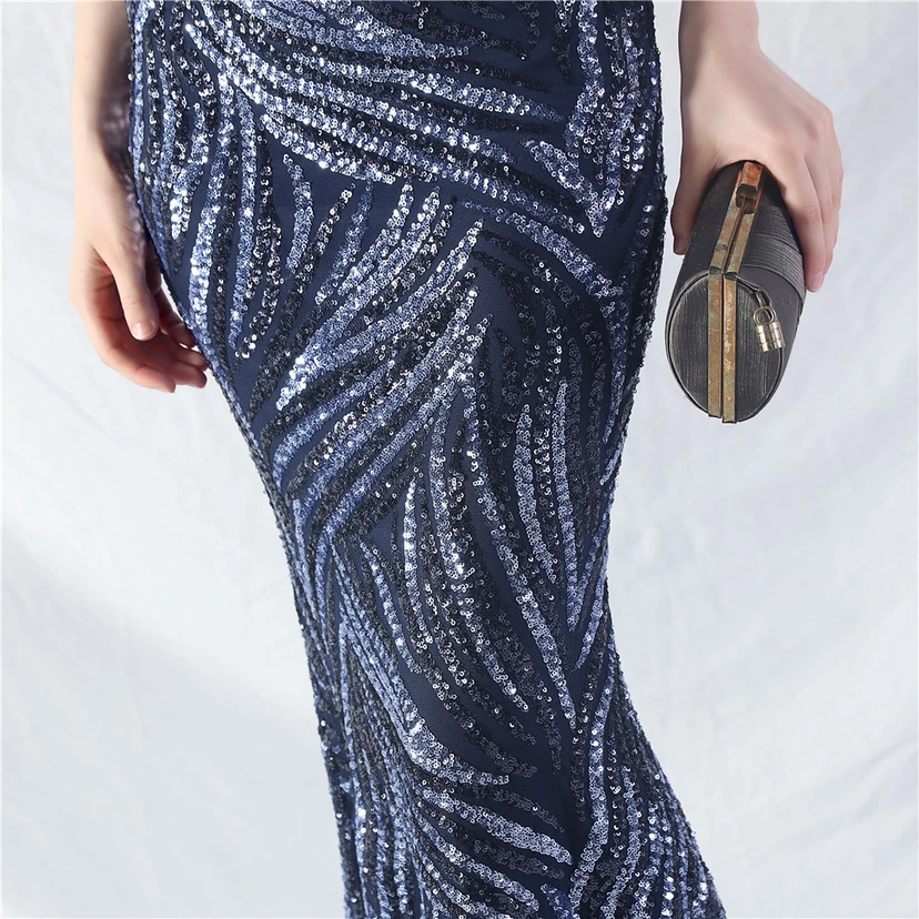 Robe de soirée haut de gamme à sequins, ornée d'un gilet à taille en arêtes de poisson et de plumes d'autruche. view 19