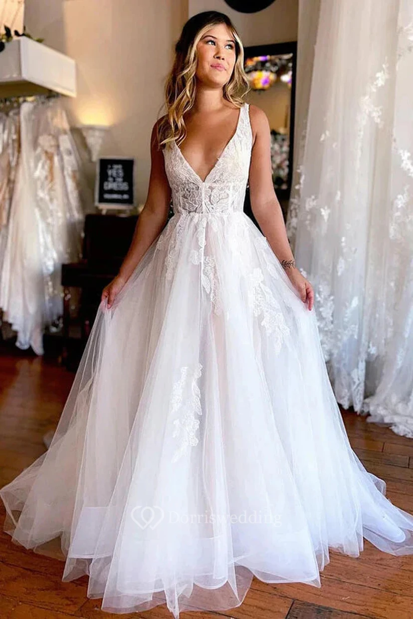 Robe de mariée sexy à décolleté en V, sans manches, en tulle appliqué illusion et dos nu plongeant en V