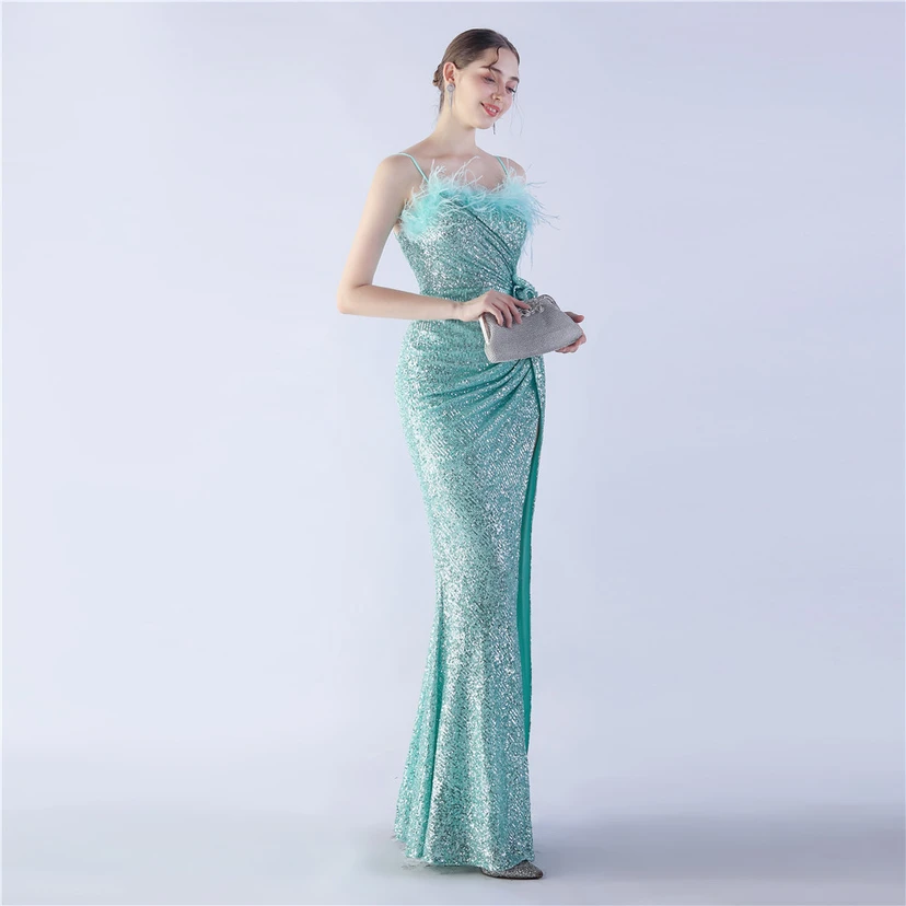 Vestido de noche de alta gama para bodas, con flores y detalles de plumas de avestruz. view 31