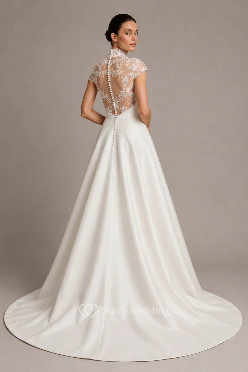 Robe de mariée de bal en satin, corsage en dentelle à col montant et traîne. view 2