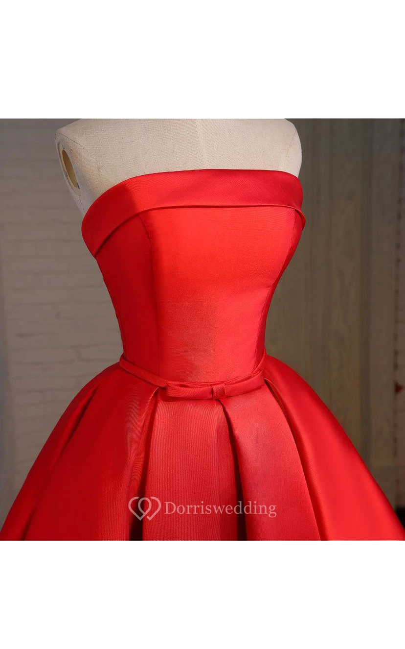Trägerloses rotes kurzes Ballkleid mit Falten view 4
