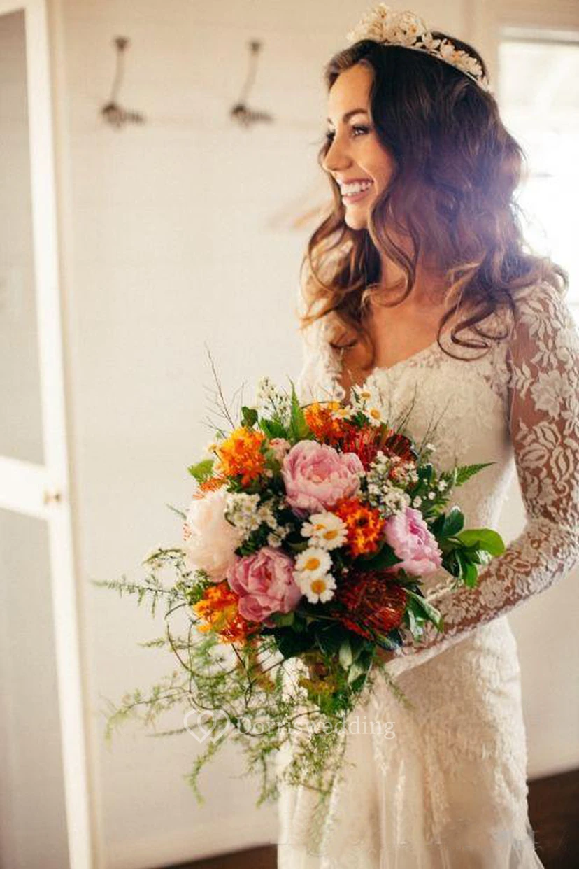 Romantisches Boho-Hochzeitskleid mit langen Ärmeln, sexy tiefem V-Ausschnitt, rückenfreiem Spitzenbesatz und Spitze
