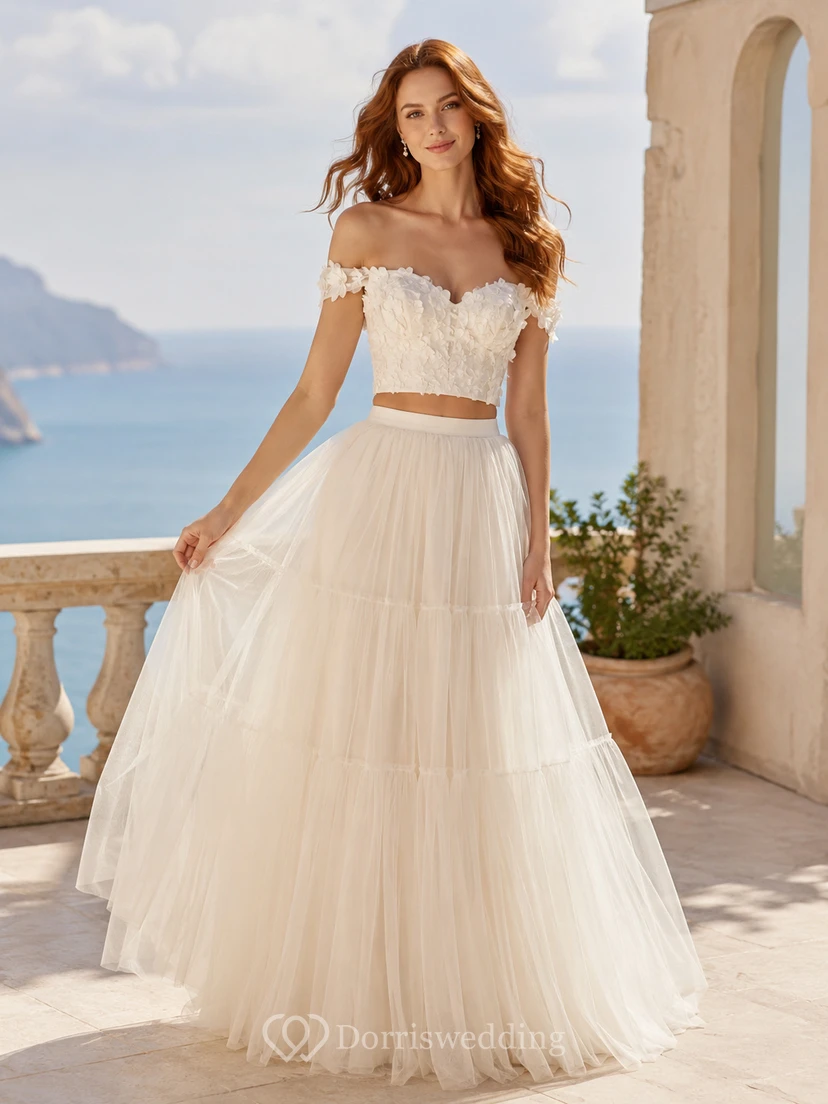 Vestido de novia de dos piezas con encaje y tul, estilo playero, sin hombros, manga corta y cola larga.