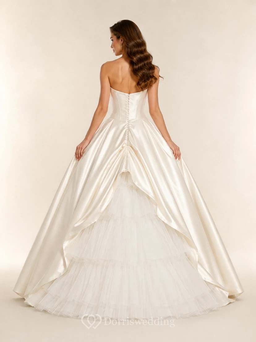 Vestido de novia de satén con cola larga y corte en A para ceremonia nupcial view 2