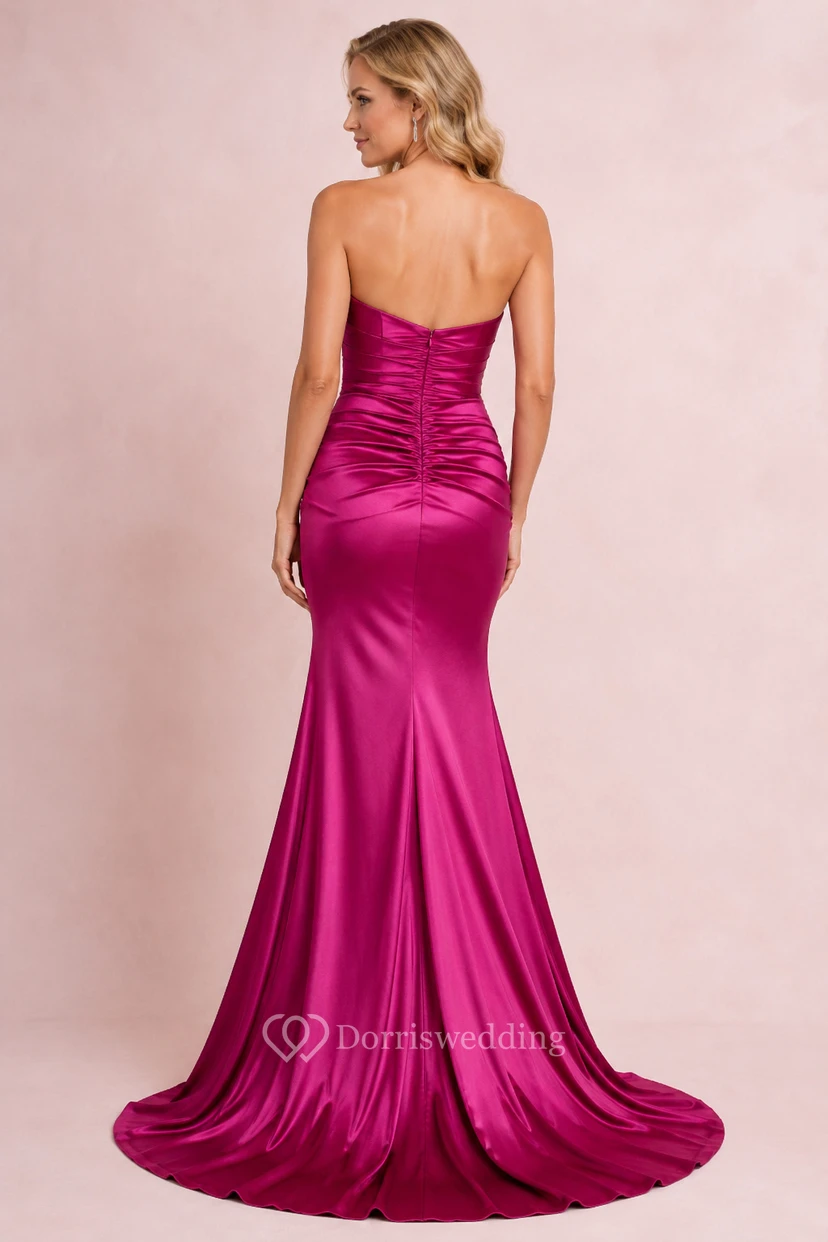 Abendkleid aus fuchsiafarbenem Satin, Meerjungfrauen-Schnitt, trägerlos, herzförmig, mit Schlitz, bodenlang view 2