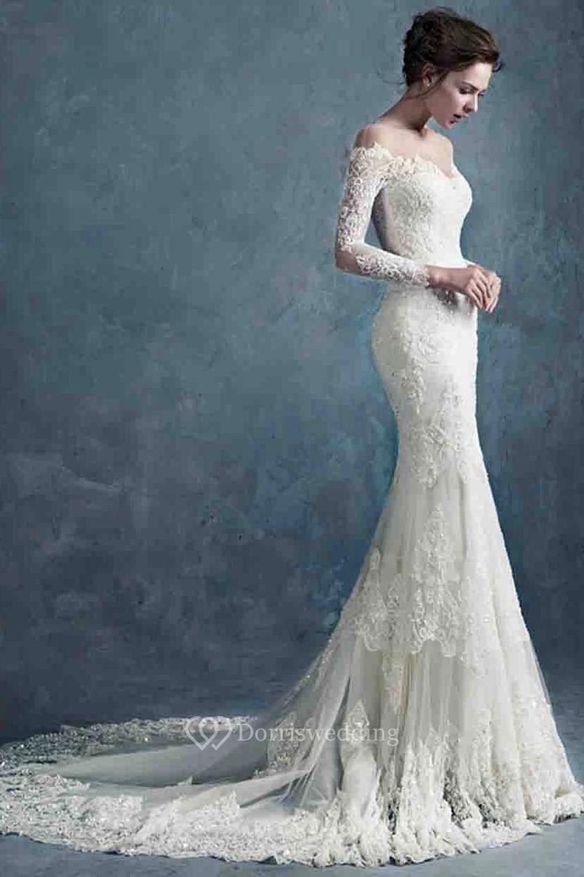 Robe longue en dentelle à épaules dénudées et manches longues view 2