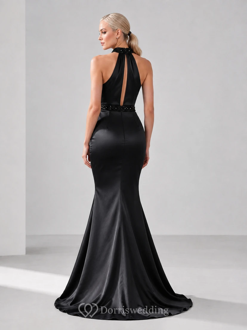 Robe de bal sirène en satin noir à col montant et perles, dos nu et longueur au sol view 2