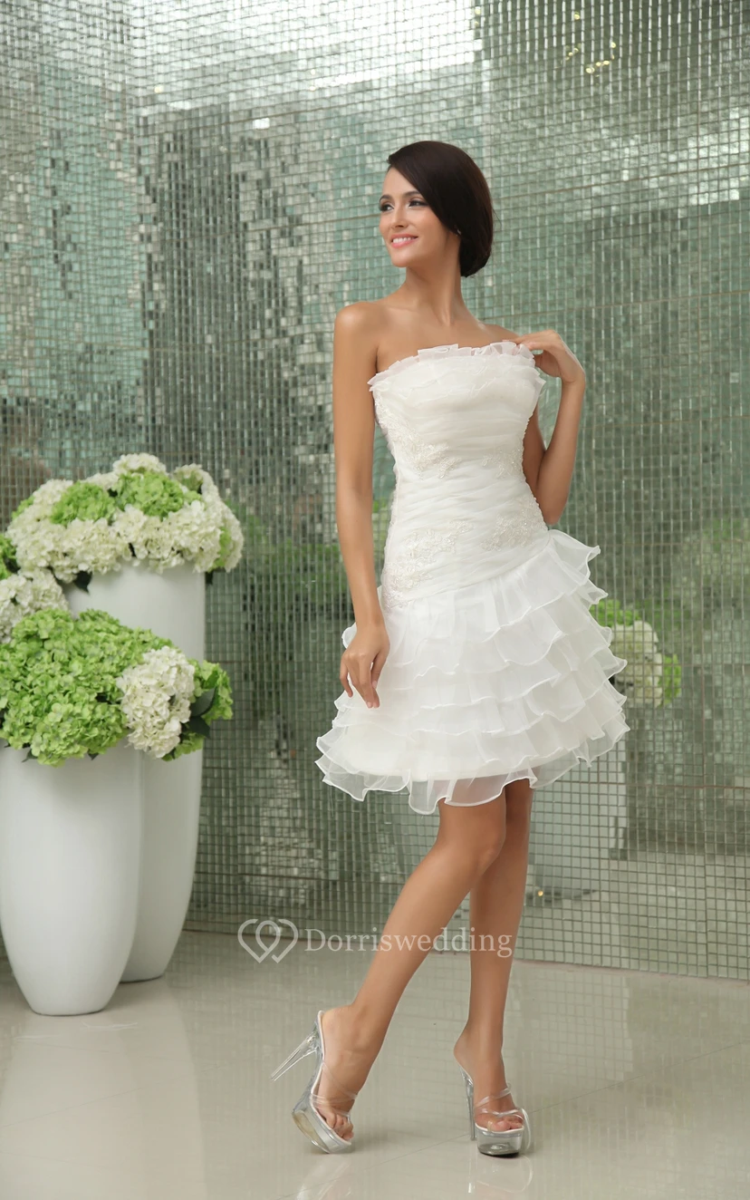Lebhaftes, trägerloses kurzes Kleid mit Applikationen und Rüschen view 2