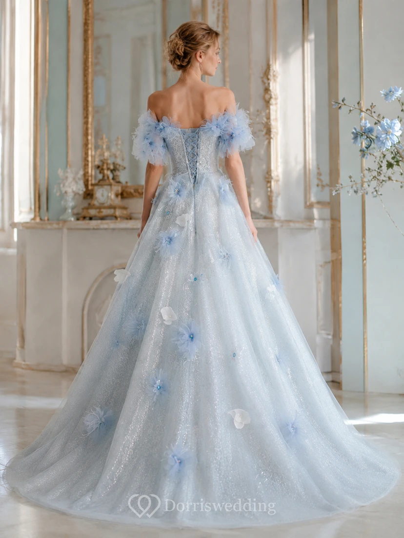 Hellblaues schulterfreies Ballkleid mit Blumenmuster view 2