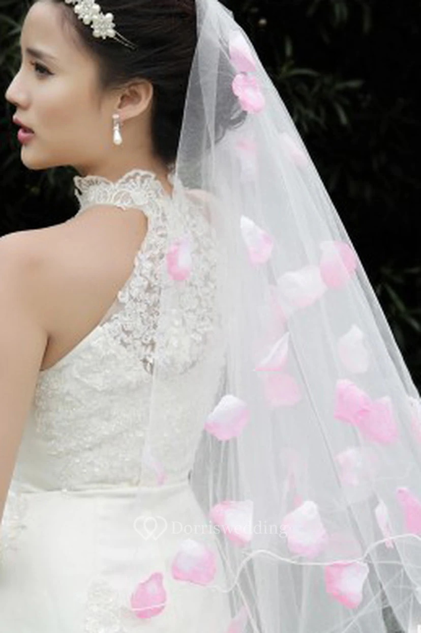  Korean Style 3 Meters Long Tailed Veil with Pink Petals view 4