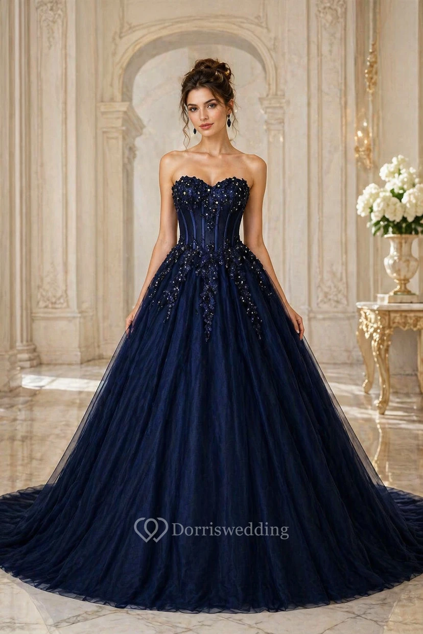 Luxuriöses, marineblaues, trägerloses Ballkleid mit Spitzenapplikationen für formelle Anlässe wie Abschlussball oder Gala