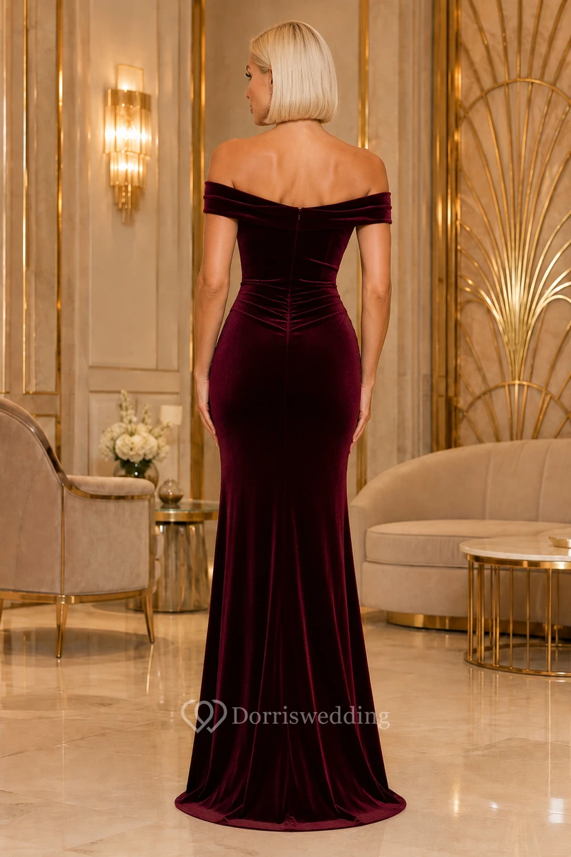 Robe de soirée sirène grande taille en velours bordeaux à épaules dénudées et jupe longue view 2