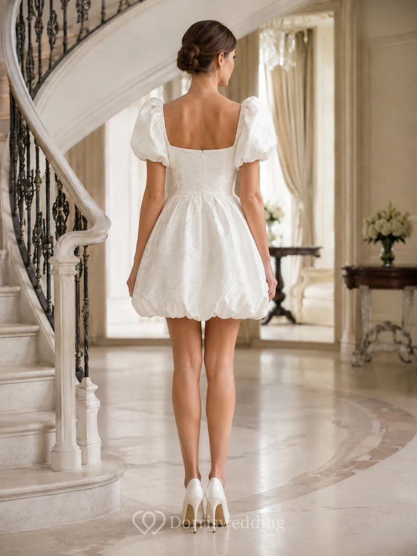 Robe de cocktail mini élégante en satin à manches bouffantes et décolleté cœur, coupe trapèze, manches bouffantes et décolleté cœur view 2