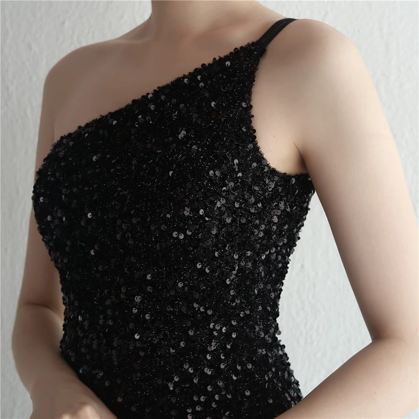 Handgefertigter Paillettenrock mit One-Shoulder-Schnitt, elegant für festliche Anlässe und Galas, mit Schlitz und Meerjungfrauenschnitt. view 28