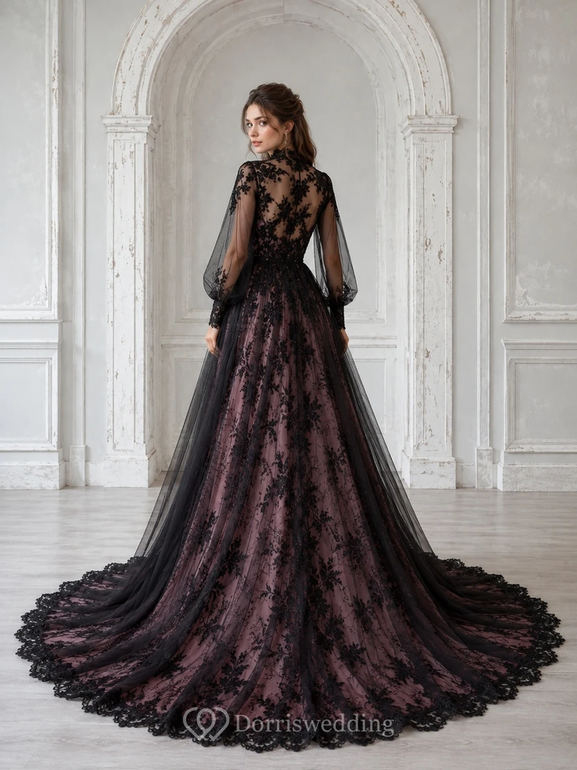 Vestido de novia negro de encaje, estilo princesa, de manga larga, cuello alto y corte princesa. view 2