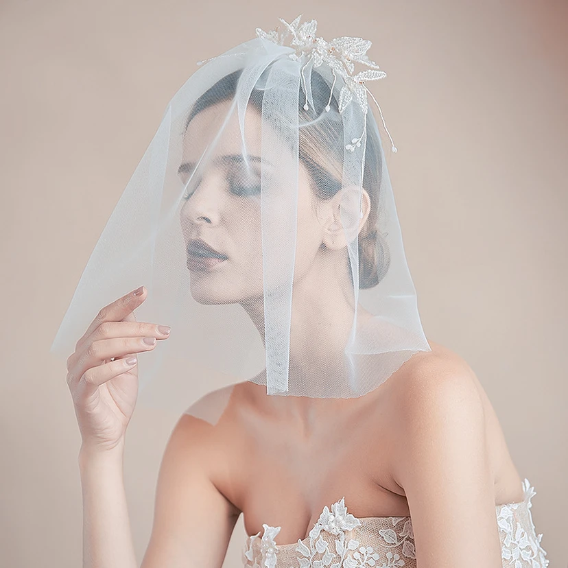 Korean Style Short Bridal Veil with Beads