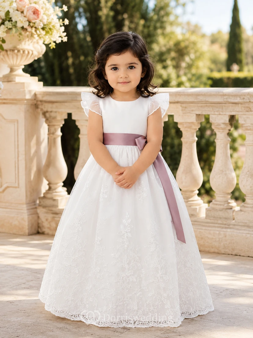 Taufkleid für Babys, A-Linie, knöchellang, Rundhalsausschnitt, ärmellos, aus Tüll und Spitze, mit Schleife am Rücken und Knopfleiste.