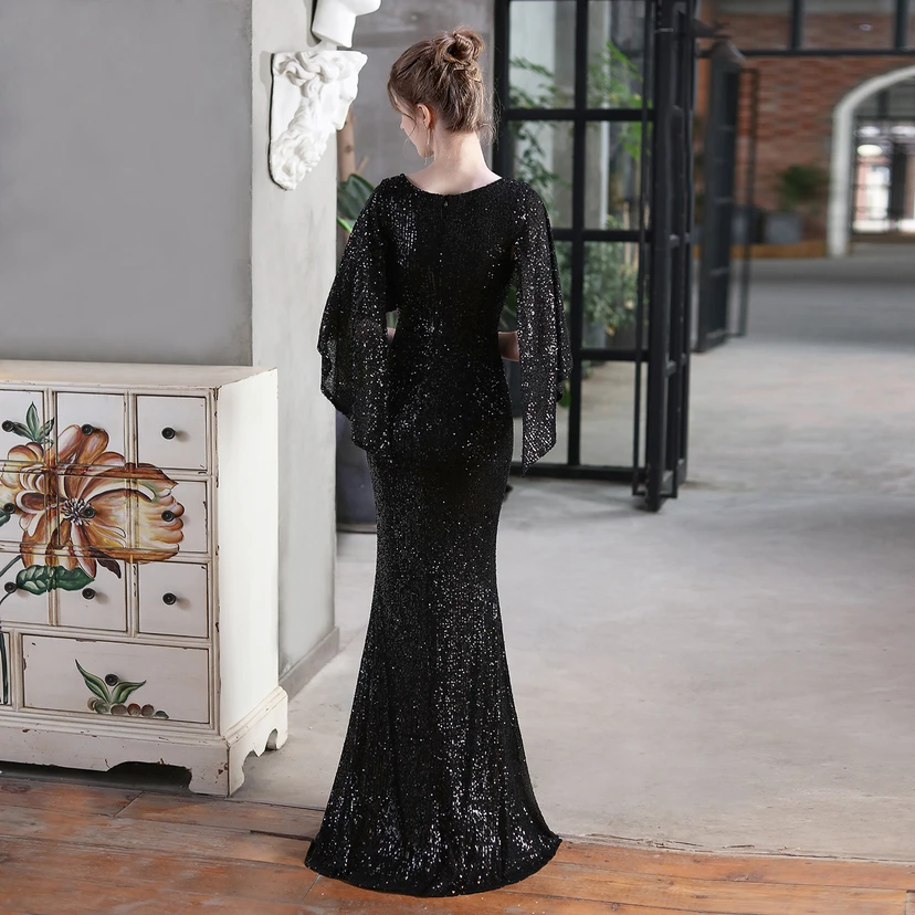 Robe de soirée élégante à paillettes, style sirène, ailes d'ange, idéale pour un banquet ou une réunion. Mannequin automobile. Robe de soirée d'été. view 20