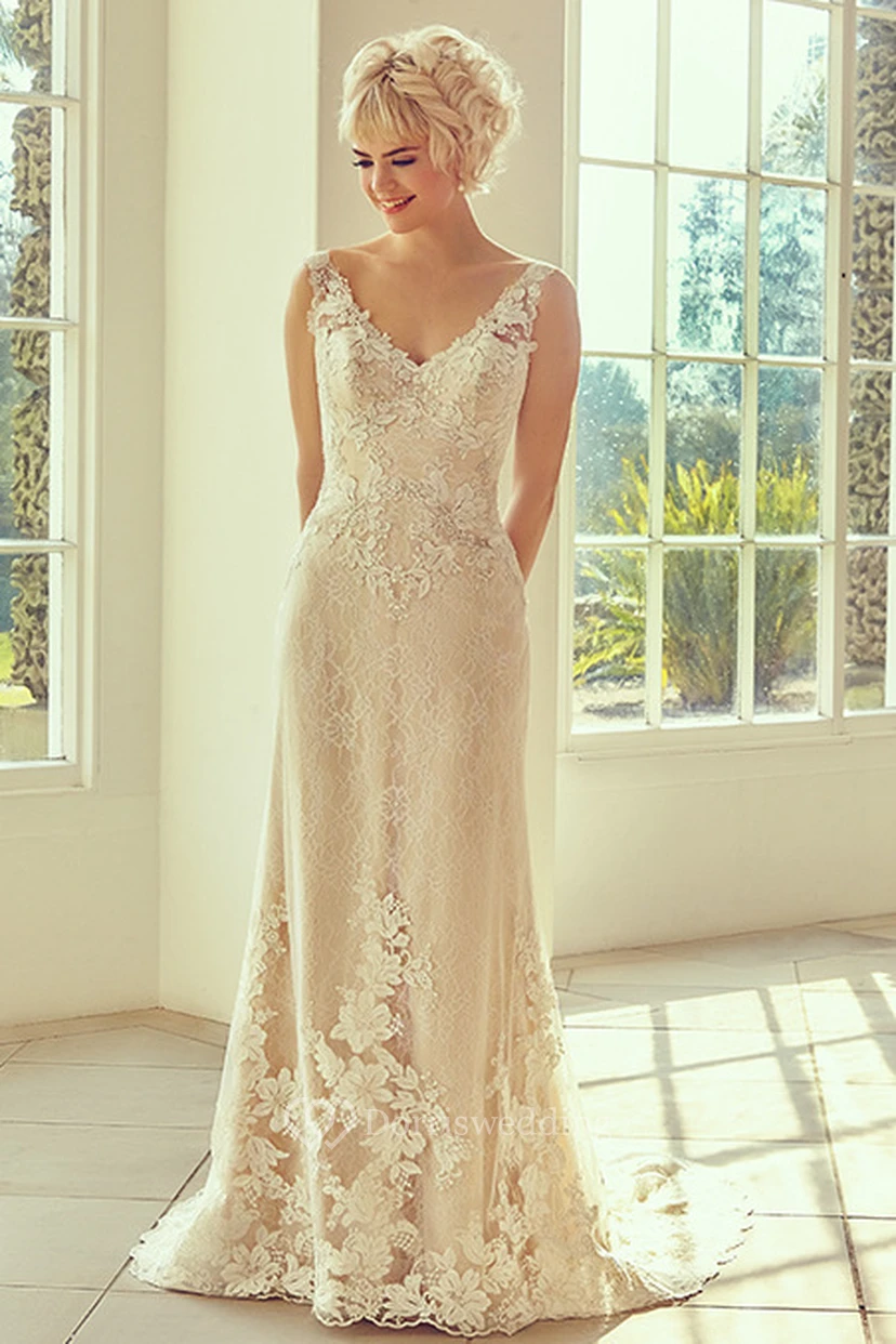 Langes Vintage-Brautkleid mit V-Ausschnitt, aufwendiger Spitze, Schleppe und V-Ausschnitt am Rücken